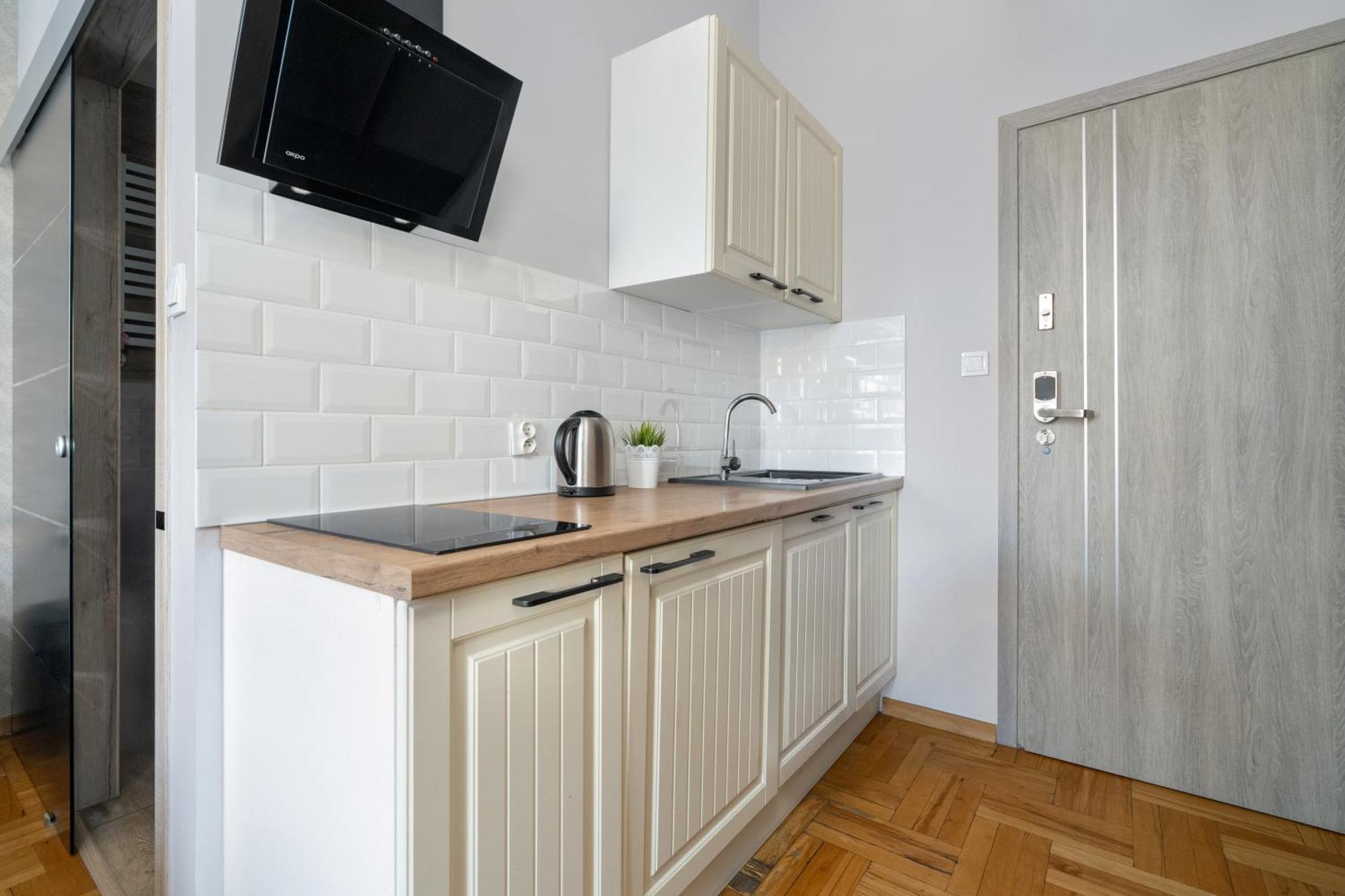 Przytulne Studia Very Berry W Poznaniu Blisko Parku By Noclegi Renters エクステリア 写真